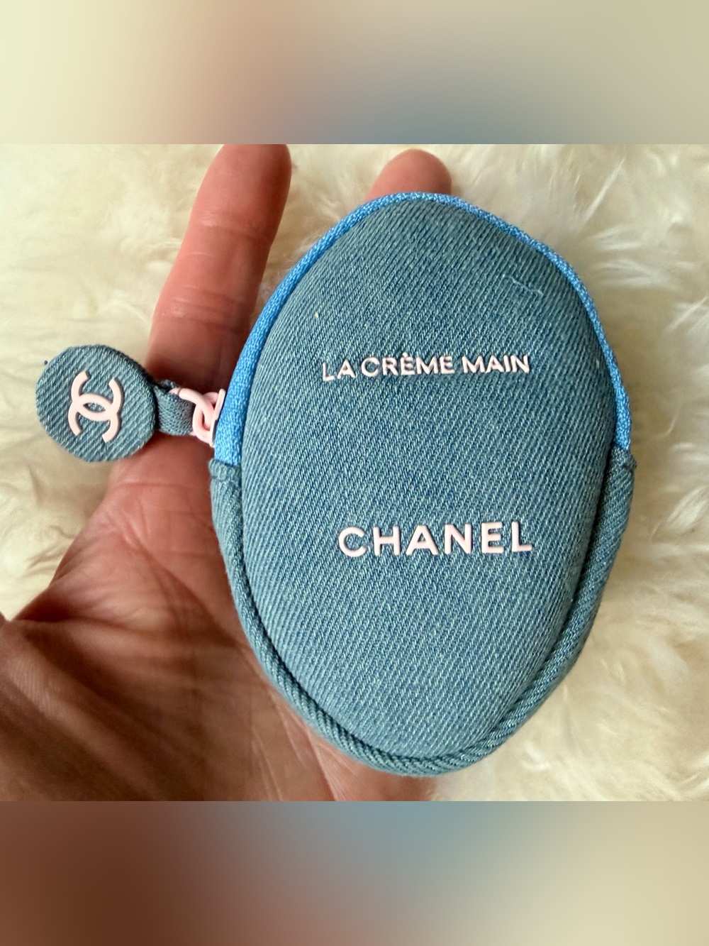 POUCH ONLY Chanel La Crème Main Hand Cream Limited Edition Denim. NEW in Bag/Box - Picture 2 of 16